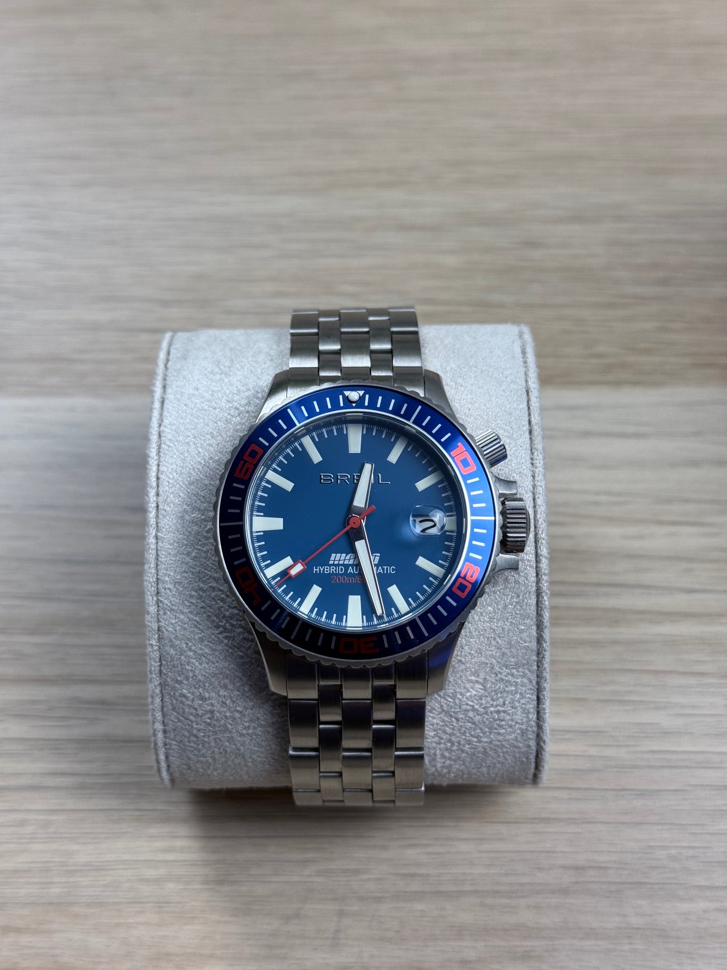 BREIL MANTA P.R.O. HYBRID AUTOMATIC 40,5 MM.