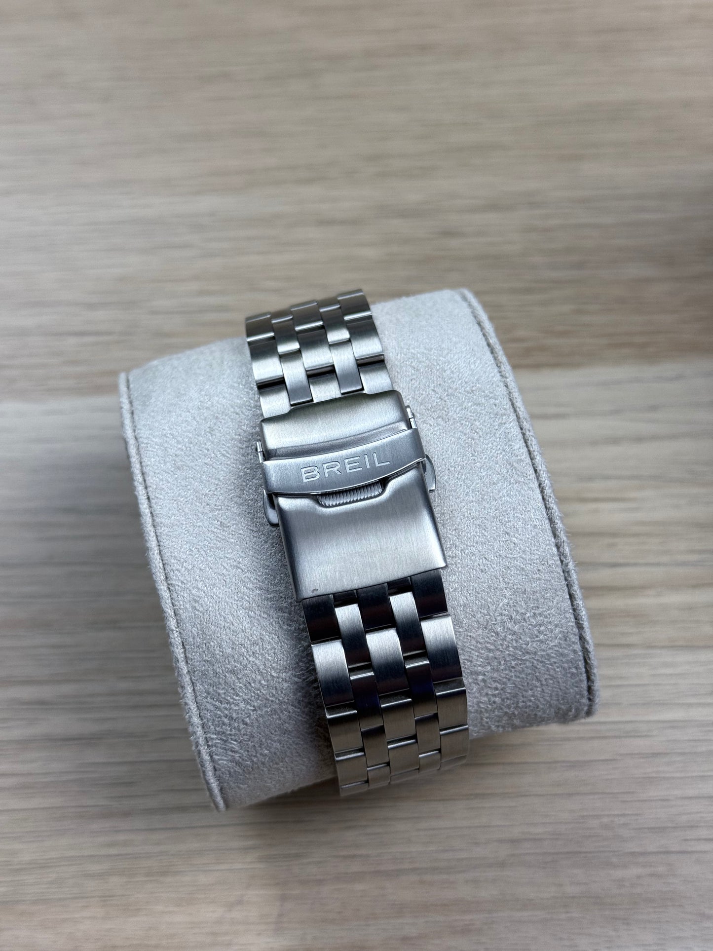 BREIL MANTA P.R.O. HYBRID AUTOMATIC 40,5 MM.