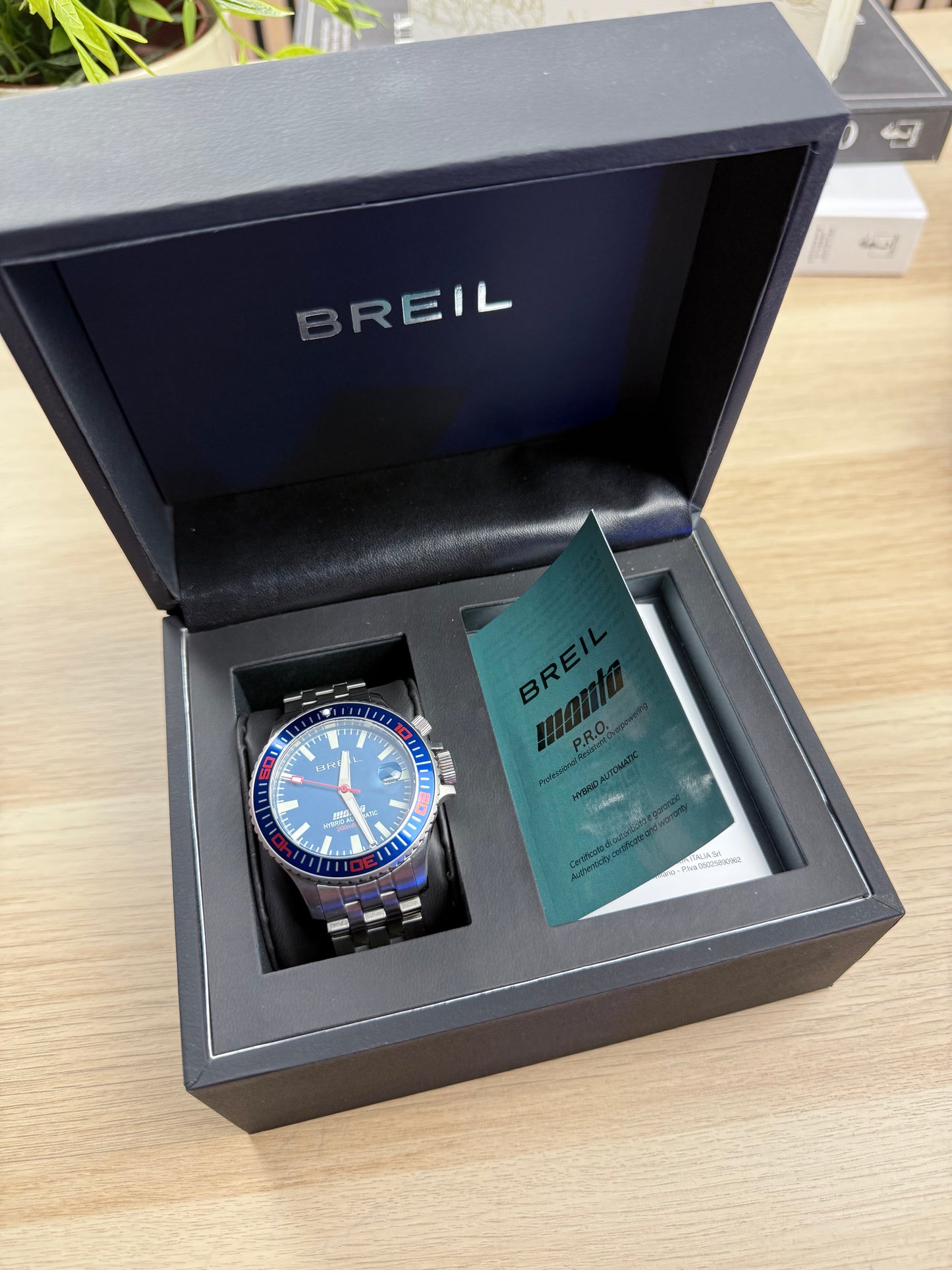 BREIL MANTA P.R.O. HYBRID AUTOMATIC 40,5 MM.