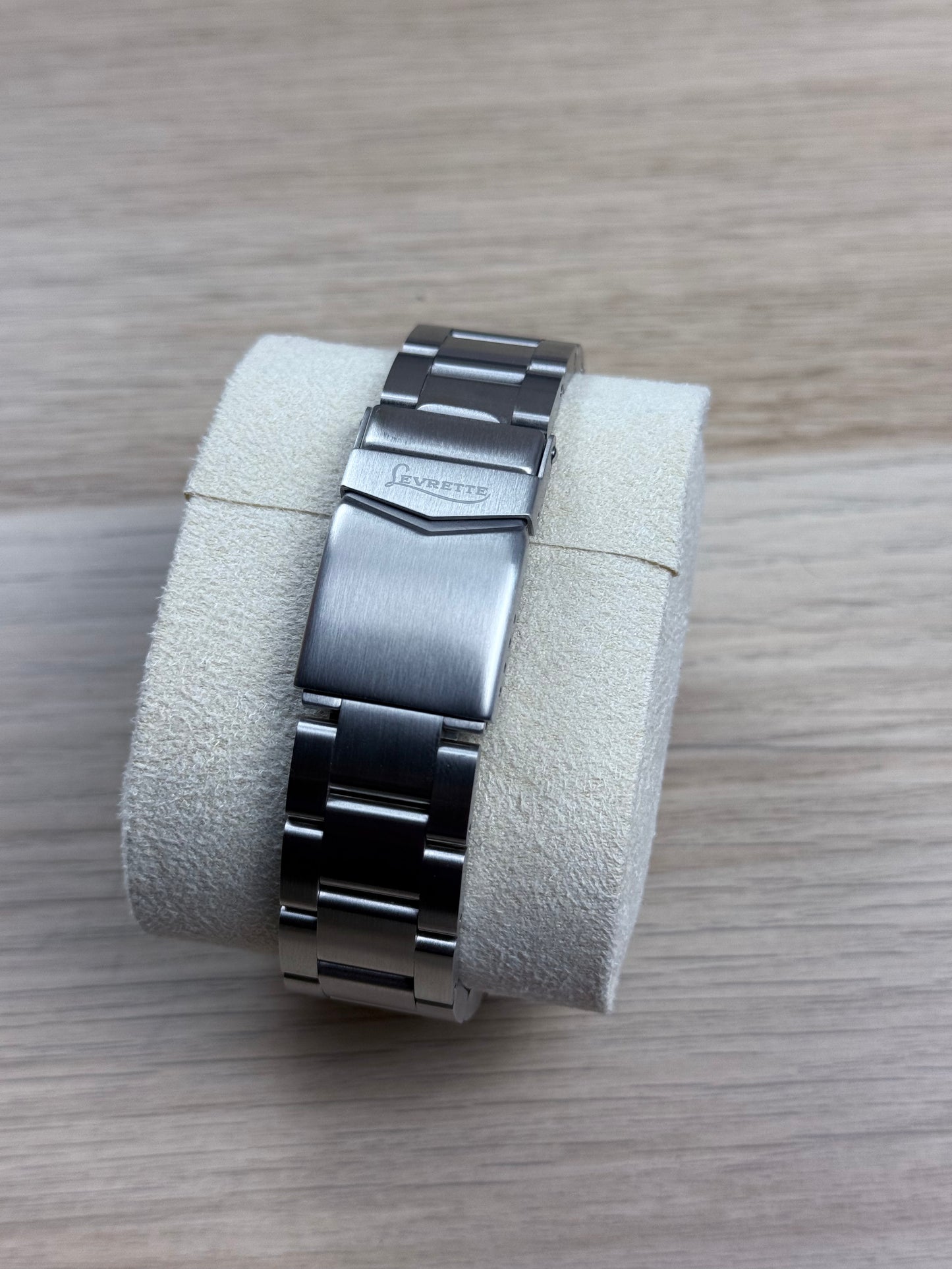 LEVRETTE LEVMASTER SUB-PROFESSIONAL 300
