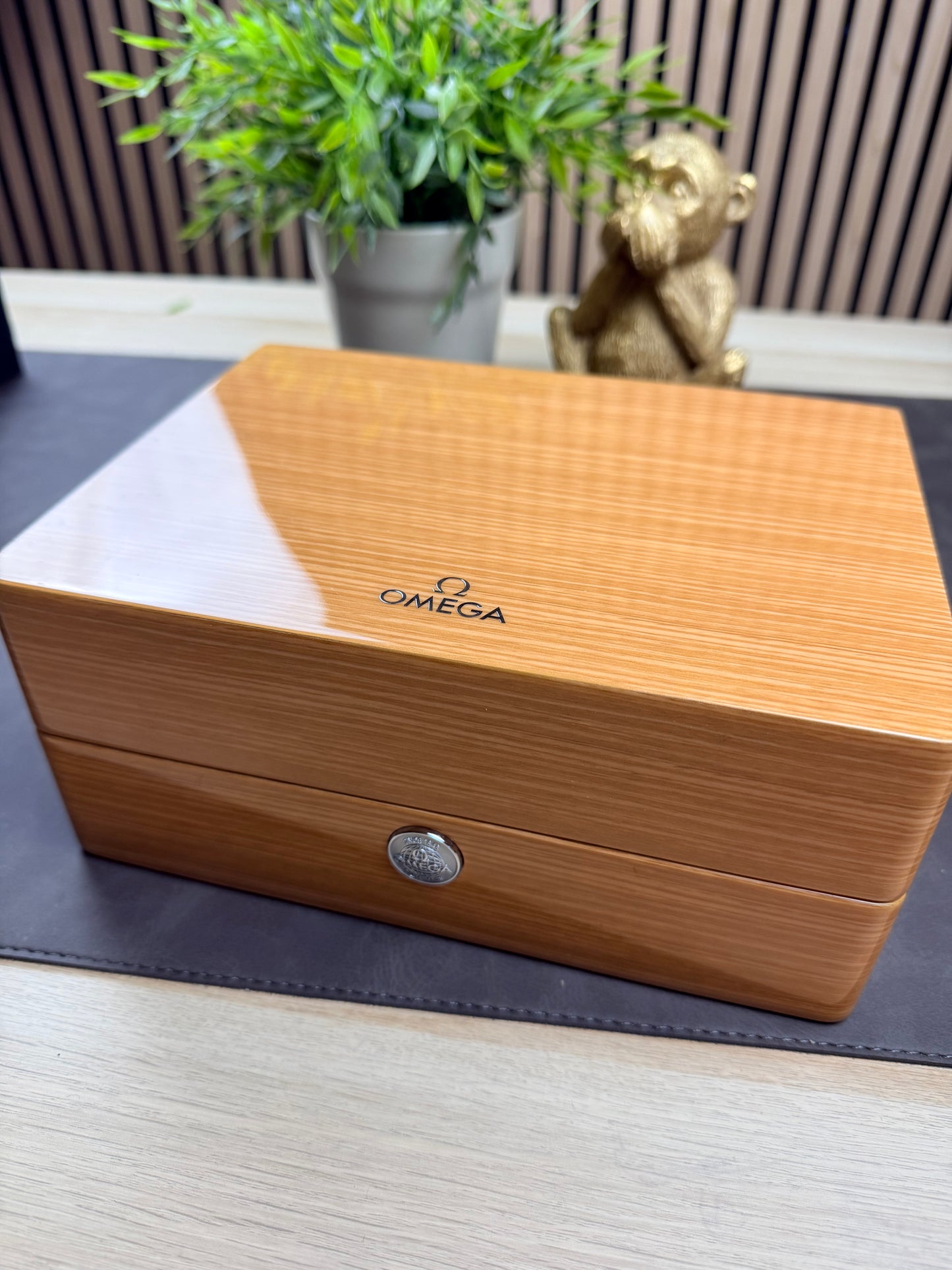 OMEGA SPEEDMASTER CHRONOSCOPE